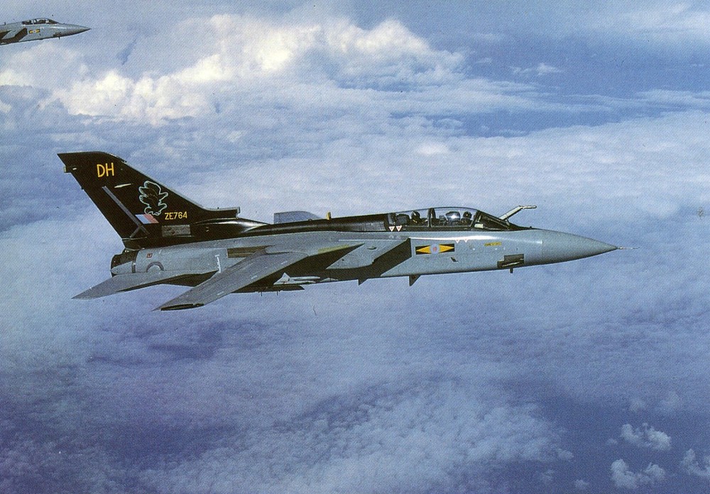 RAF TORNADO - 11 SQUADRON POSTCARD