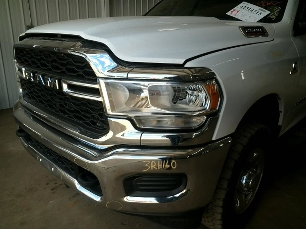 RAM2500 2019 High Mounted Stop Light 104892156
