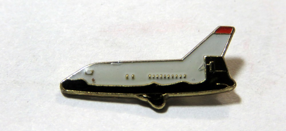 Space Shuttle aircraft Lapel Pin Badge (sm)