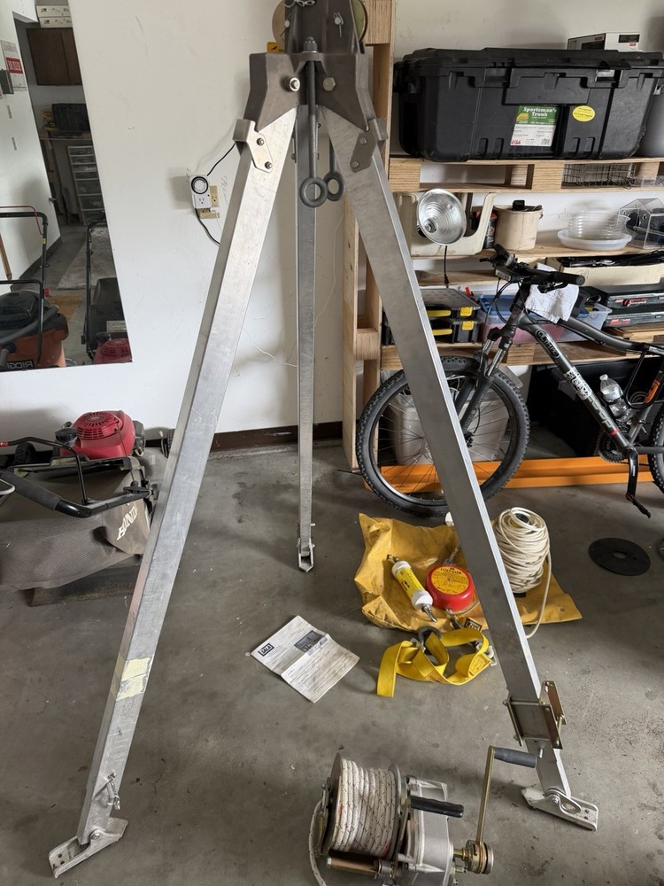 DBI SALA Resumatic Emergency Rescue Tripod System Winch Descent Controller