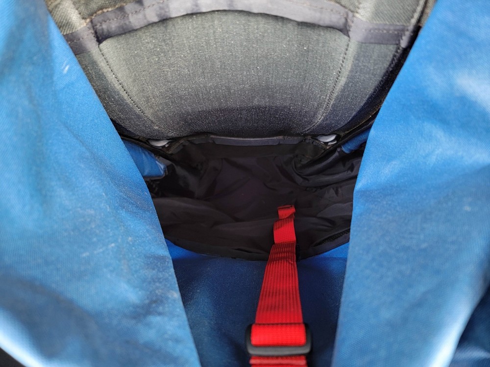 OSPREY 1990's Highlander Vector Two W/ 3L Bladder Internal Frame Hiking Backpack