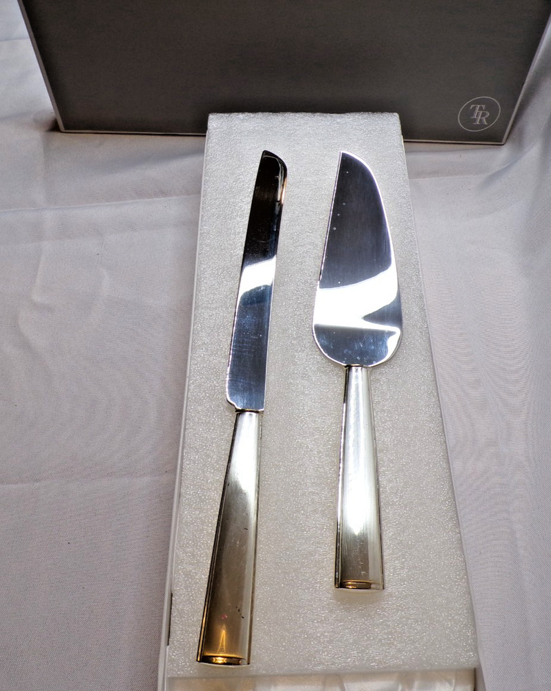 Things Remembered silver-plated cake knife and server set