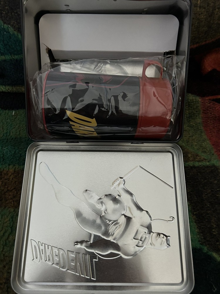 DAREDEVIL LUNCHBOX w/ THERMOS! NEW!
