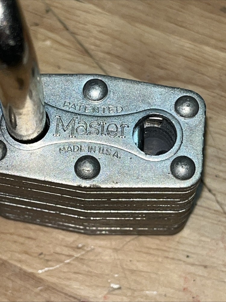 Master Lock Padlock No. 3 Short Shackle w/2 Keys & Box