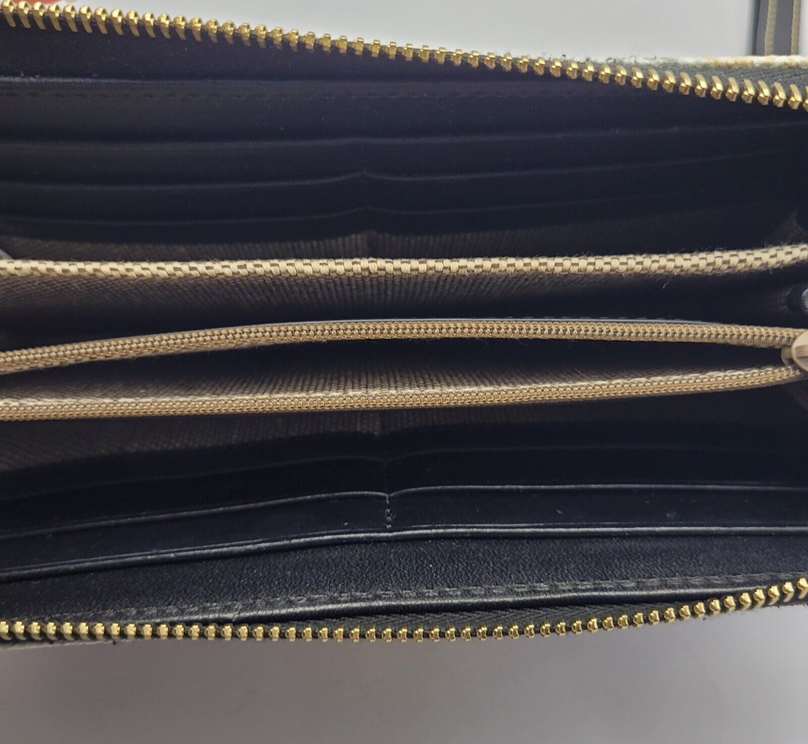 DVC Disney Vacation Club Dooney & Bourke Wallet Wristlet