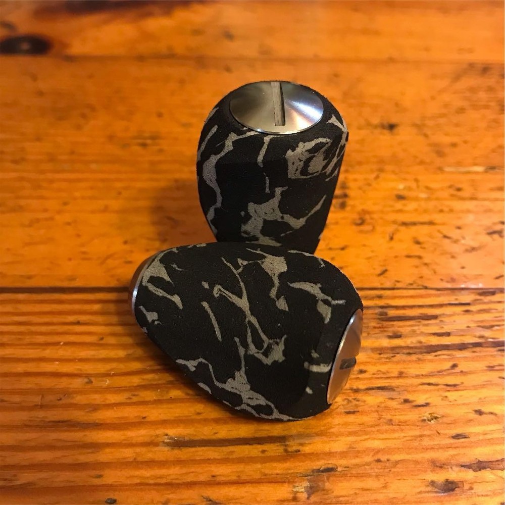 ✴︎New and unused ✴︎Set of 2 custom handle knobs