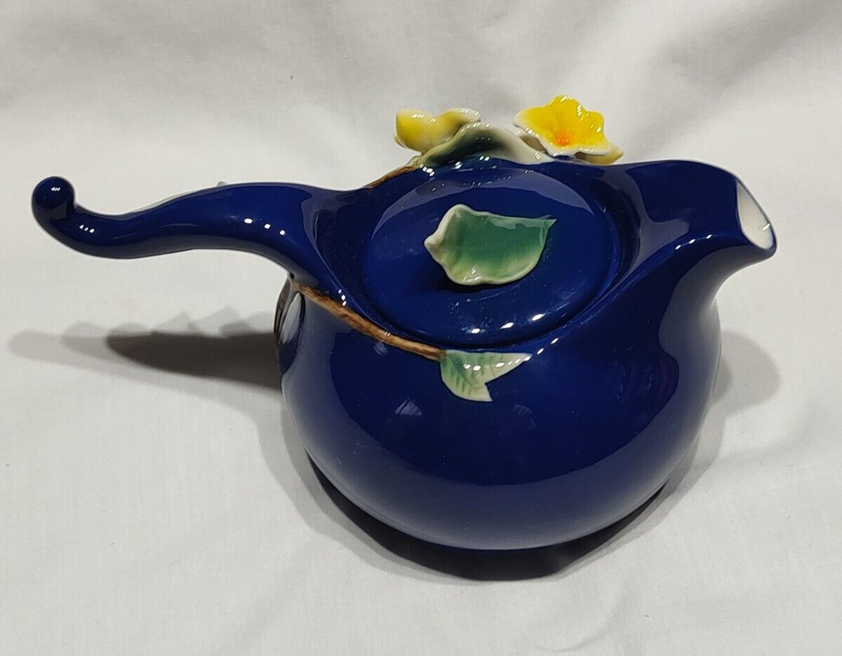 Sorelle Fine Porcelain Cobalt Blue Yellow Jasmine Flower Teapot 3.75"h x 6.25"L