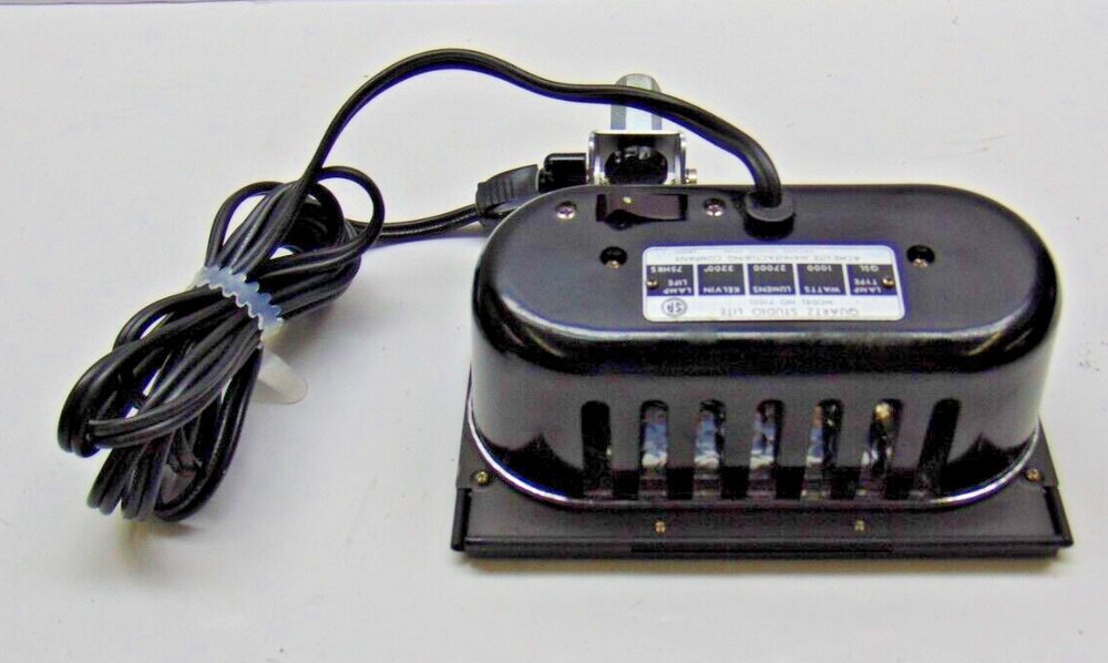 Quartz Studio Lite set 2 Studio Lights original box 710SL lights One tripod