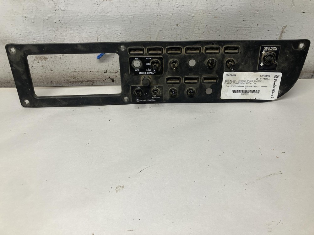 2001-2005 Peterbilt 378 SWITCH Dash Panel - Used