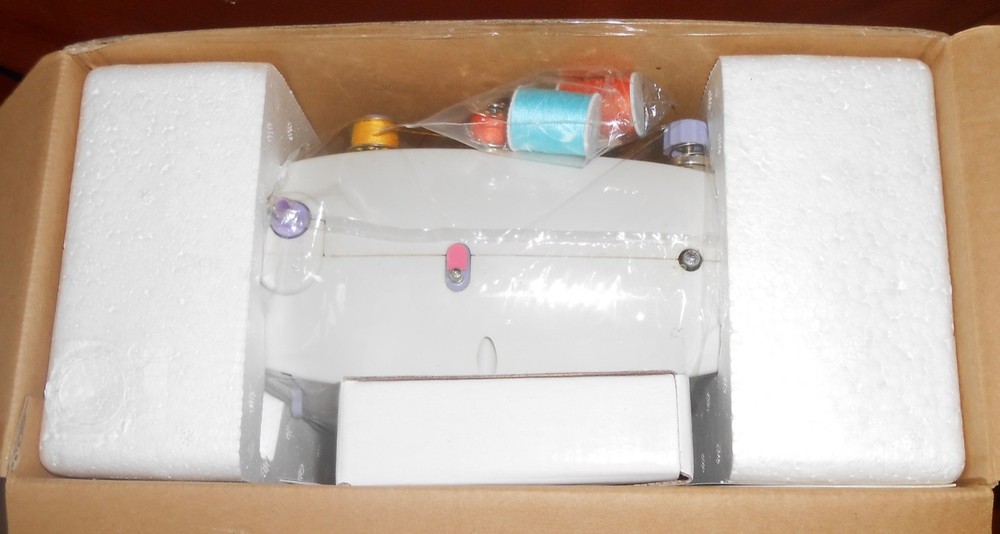 White Sew E-Z Model W338 Mini Sewing Machine