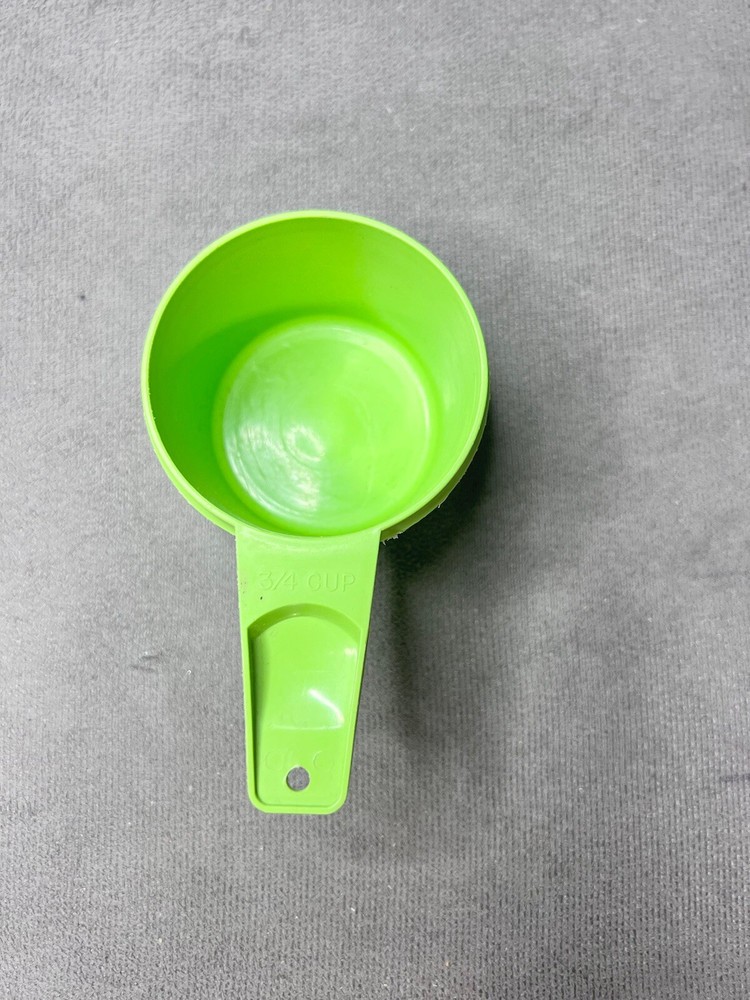 VTG Tupperware Green 3/4 Cup Measuring Replacement Kitchen 762