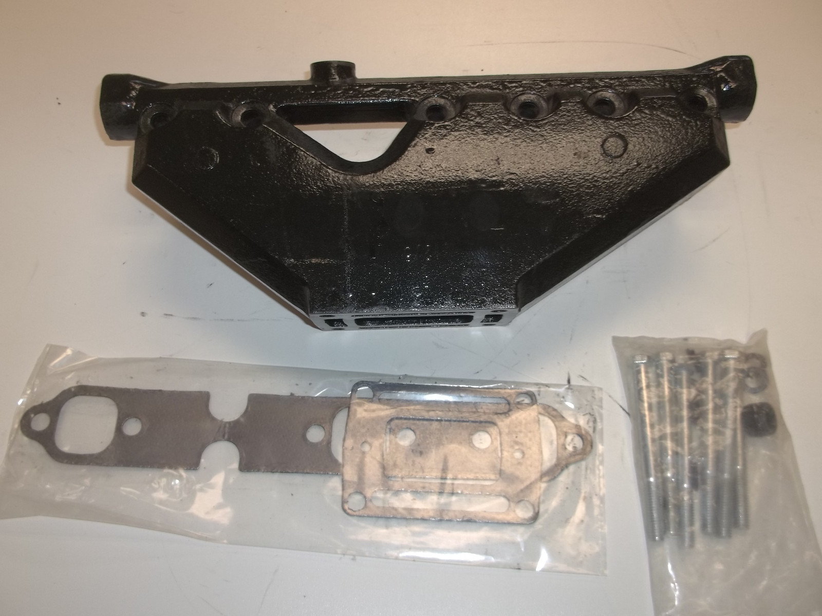 Volvo Penta Exhaust Manifold 4.3L V6 3857656 3852338 3852338-7 3857678 18-1848