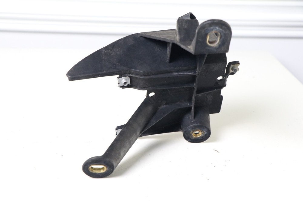 2011-2014 PORSCHE CAYENNE - LEFT LANE Change Assist Control Module Bracket
