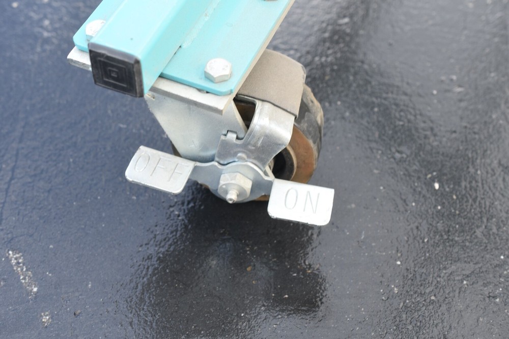 Sea wire reel caddy mobile on wheels