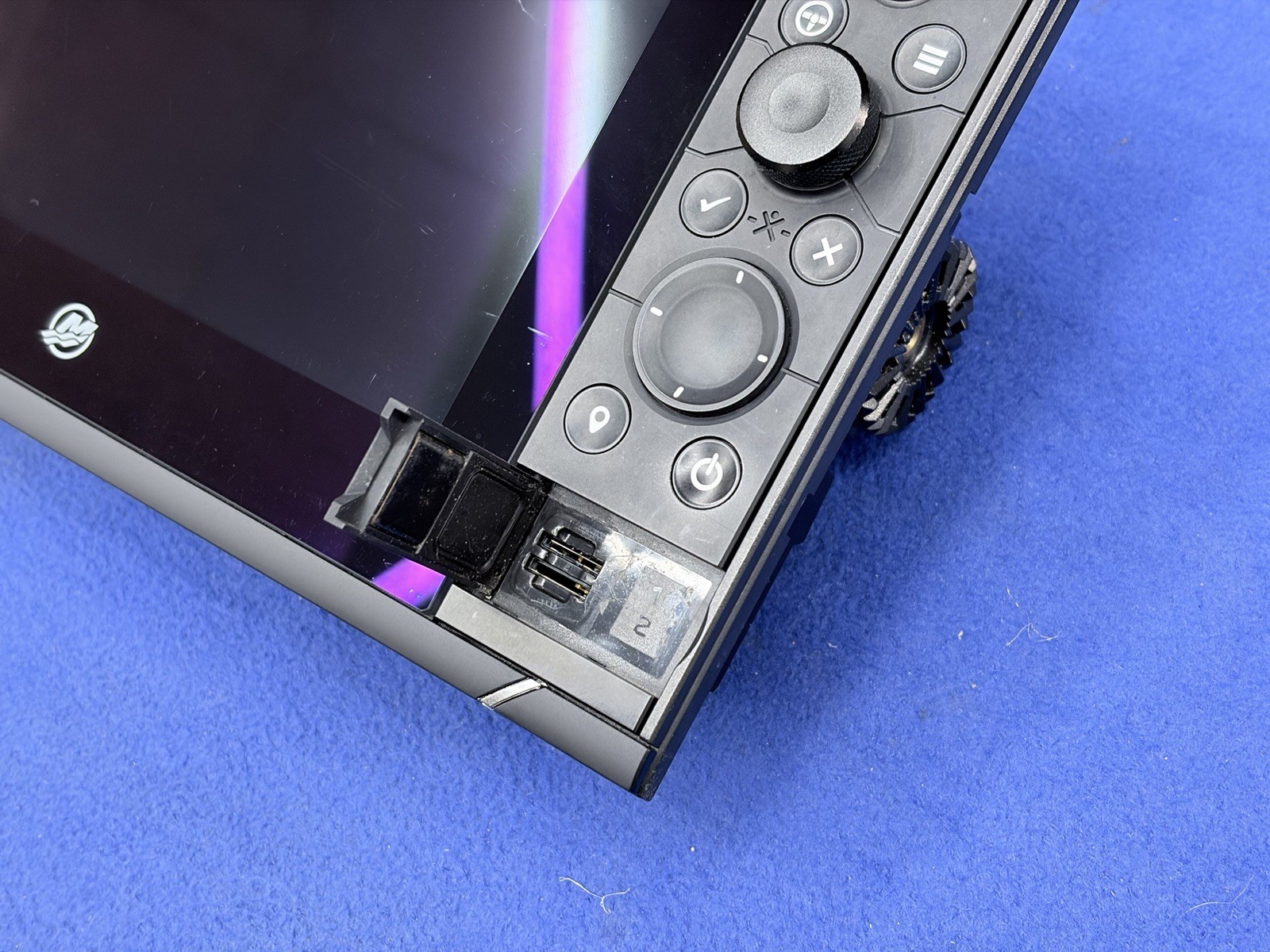 Simrad / Mercury Vessel View 703 7” Multifunction Engine Monitor Display