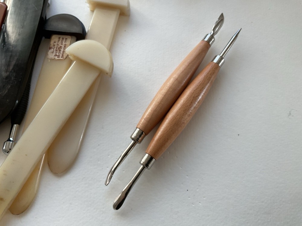 17 Modeling, Ballpoint Stylus, Slickers, Bone Creasers