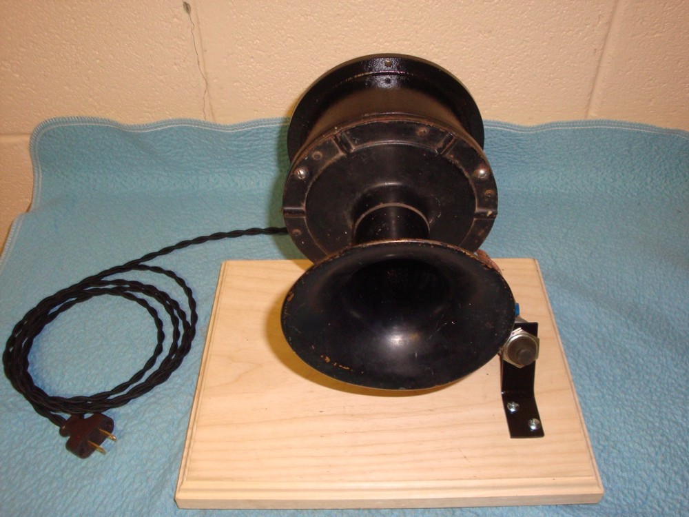 Holtzer Cabot Horn 110 Volt AC