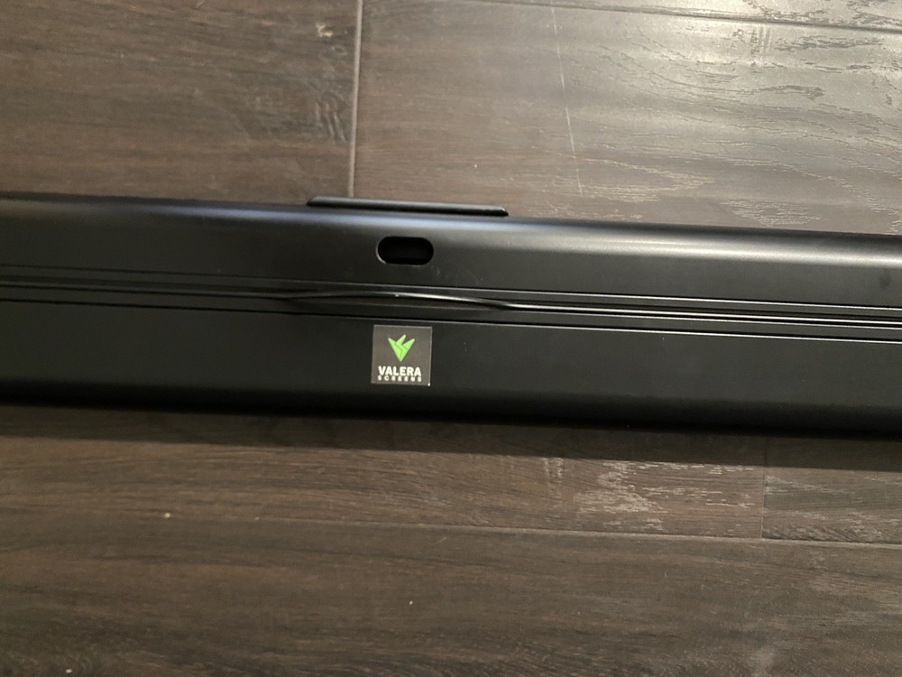 Valera Screens Creator 95 Portable Retractable GreenScreen/ chromakey Background