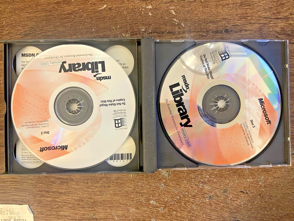 Microsoft MSDN Library 1999 CD-Rom for Windows NT Windows 98 with CD Key