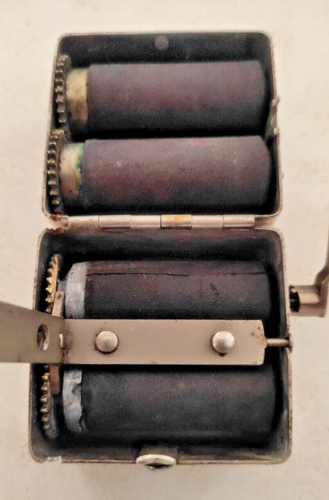 OLD RAZOR DOUBLE EDGE BLADE SHARPENER ROLLFIX GERMAN, REPAIRED WORKING