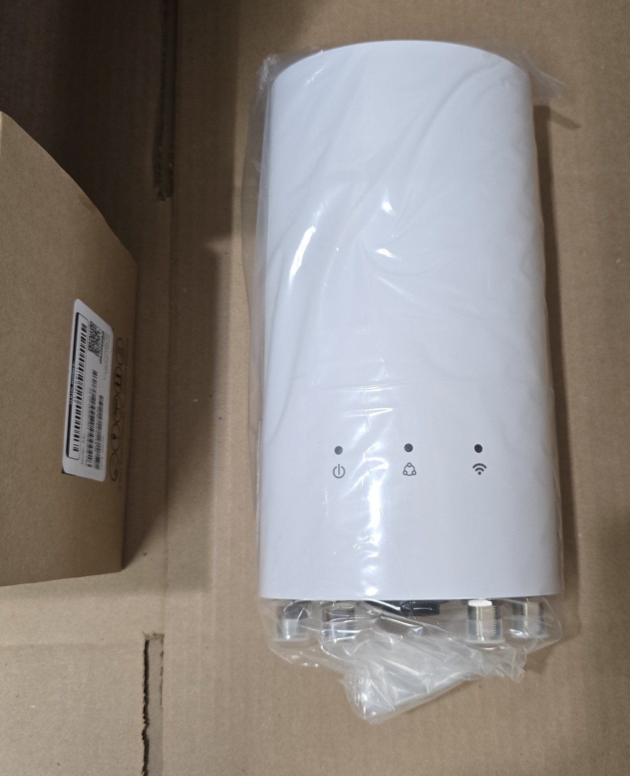 New Mimosa A5C Access Point MU-MIMO 4x4 Gigabit AP IP67 5.15 - 6.2 GHz 500+ Mbps