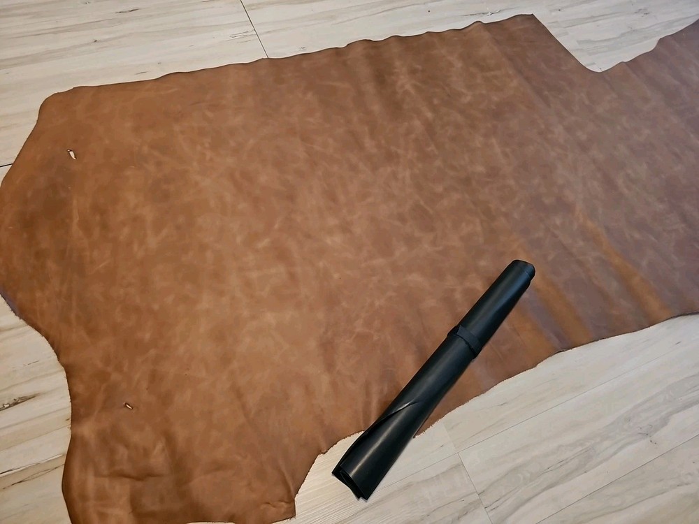4-5oz CAMEL BROWN VEGETABLE TAN SMOOTH LEATHER HIDE PANEL,SHEET,SQUARE 22+s