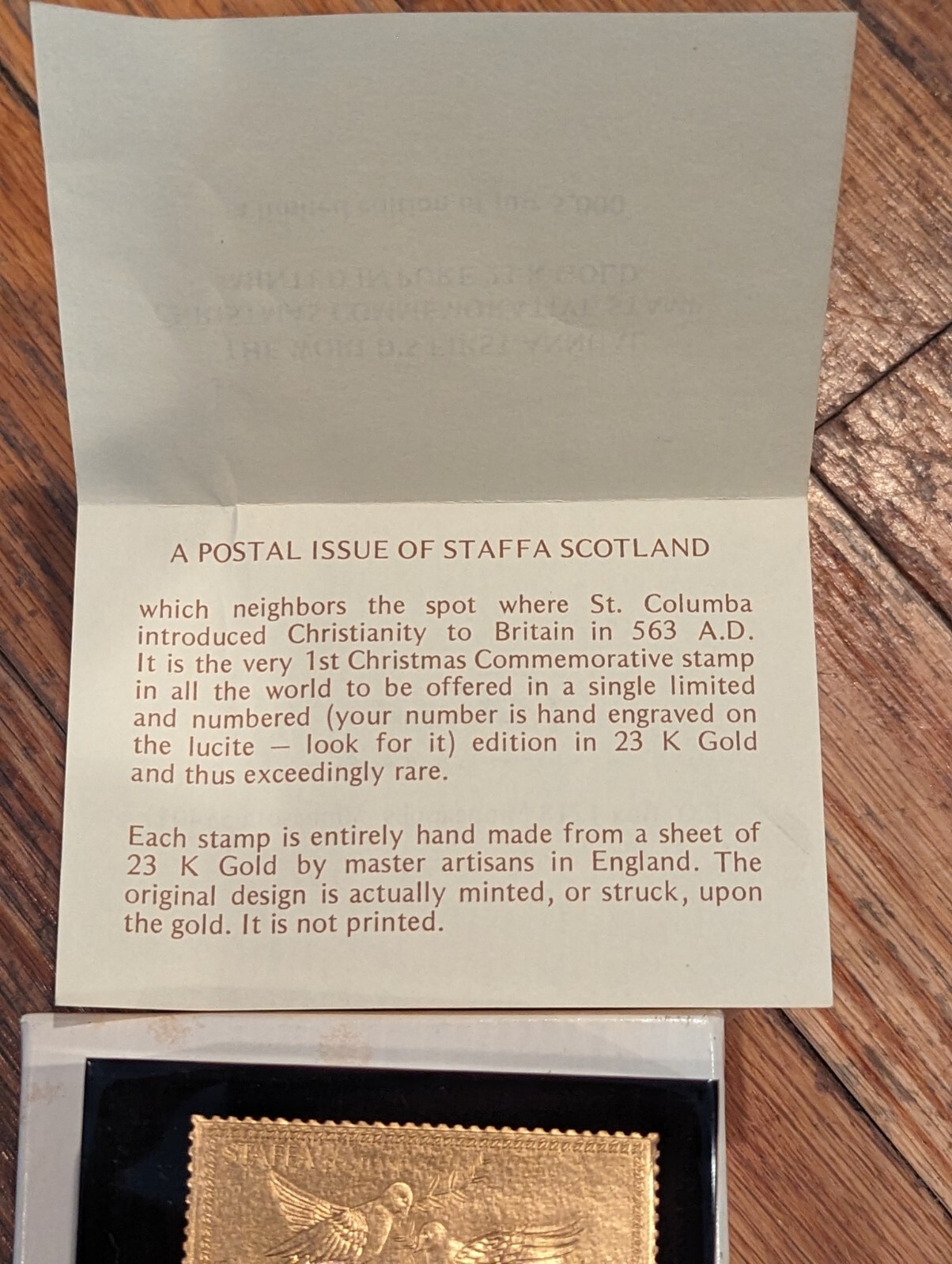 STAFFA SCOTLAND 1974 CHRISTMAS COMMEMORATIVE STAMP 23K GOLD Lucite Encased!!!!
