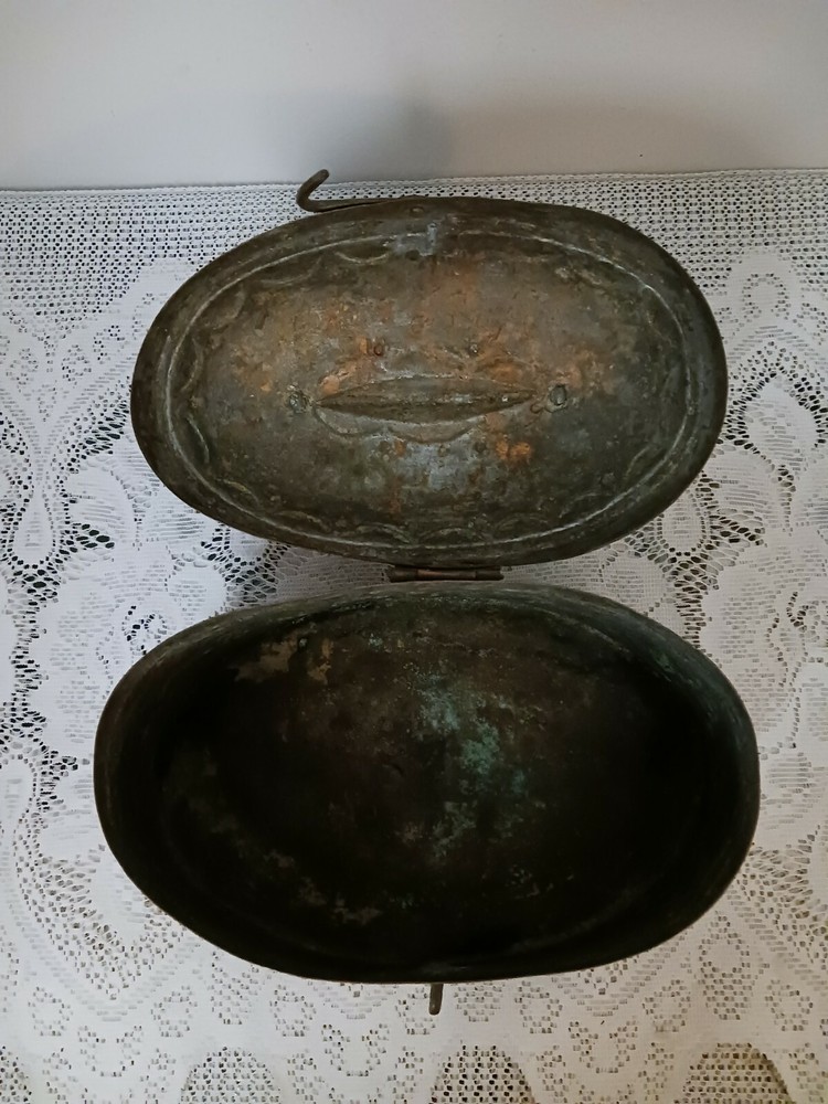 Antique Copper Container Unique Design w/ Hook Latch & Handle