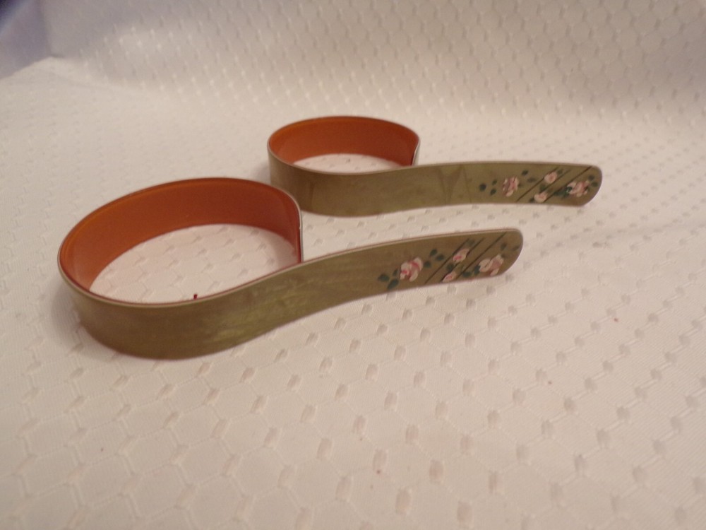 VTG Bakelite Table Cloth Holders