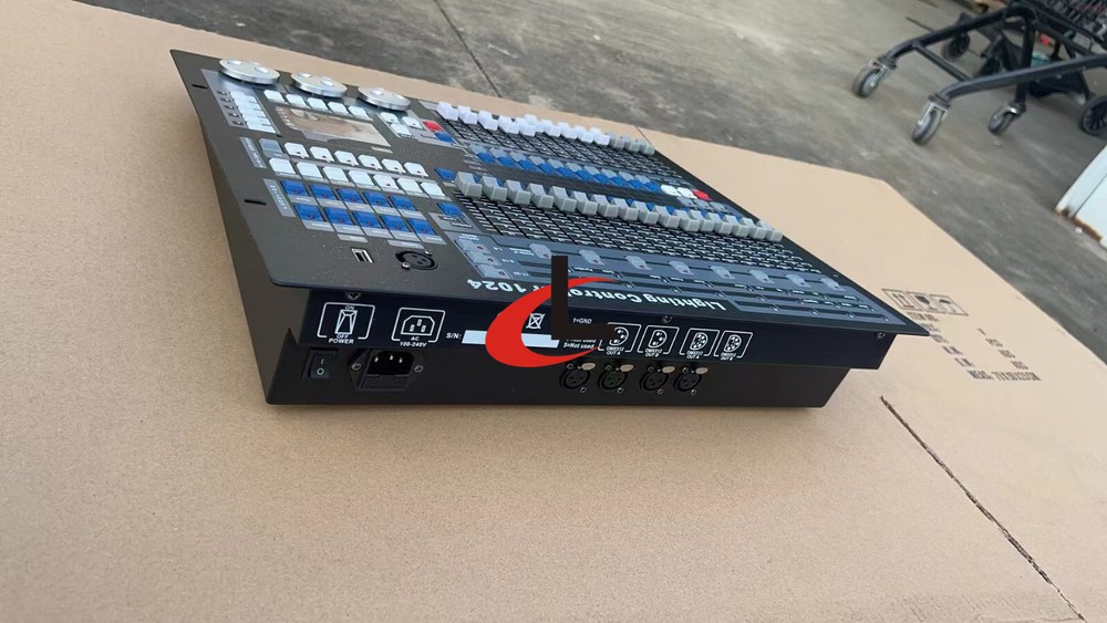 King Kong 1024 Dmx Controller With Flight Case Stage Lighting Console for Show