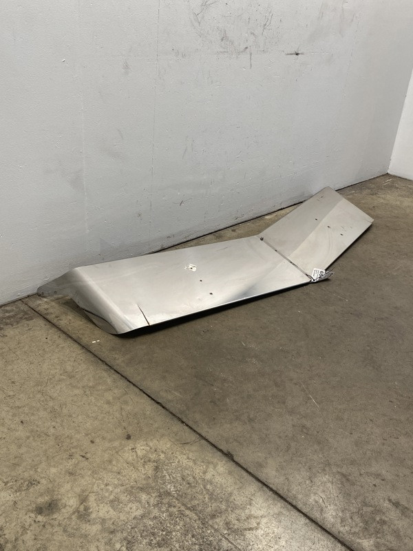 2000 Peterbilt 379 Visor 14734007 (654-10774)