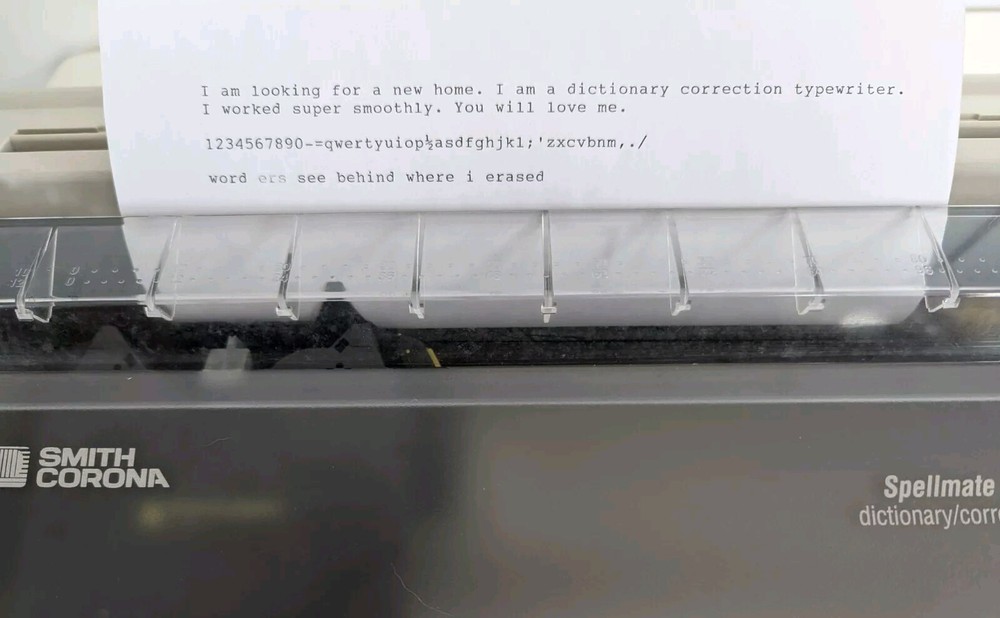 SMITH CORONA Typewriter SPELLMATE Model NA2HH W Lid Missing Handle