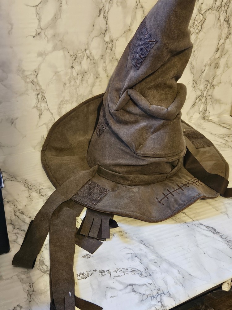 Wizarding World Harry Potter Talking Animated Sorting Hat