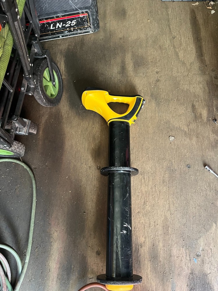 Vivax Metrotech VLocmL2 pipe/cable/marker locator