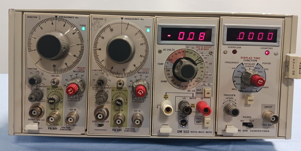 Tektronix TM 504 Unit w/ 2x FG 501 Function Generator, DM 502, DC 504 Modules