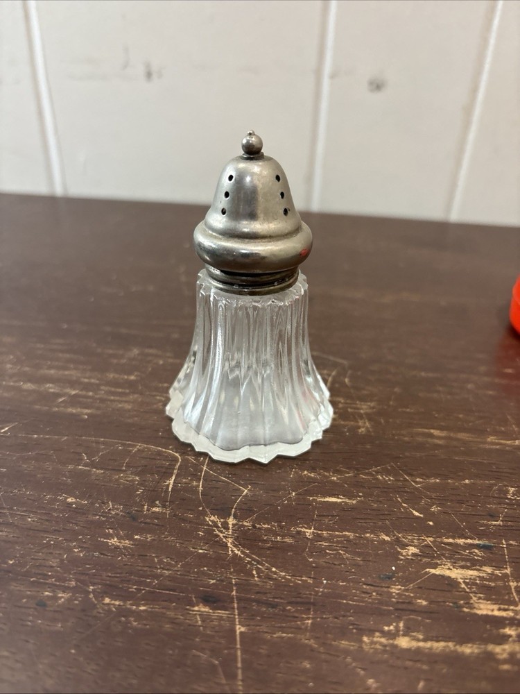Bohemia Crystal Sugar Shaker Muffineer Leonard Japan 3.25” Tall