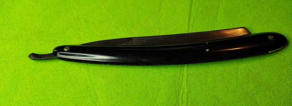 The Torrey Razor Straight Razor