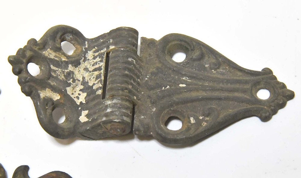 3 DIFFERENT VINTAGE BRASS OFFEST & FLUSH MOUNT ICE BOX REFRIGERATOR HINGES