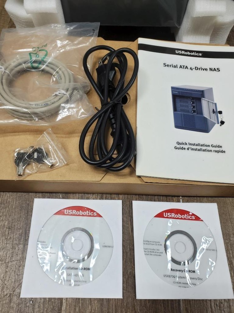 J43 ♻ USRobotics USR8700 Serial ATA 4-Drive NAS ♻
