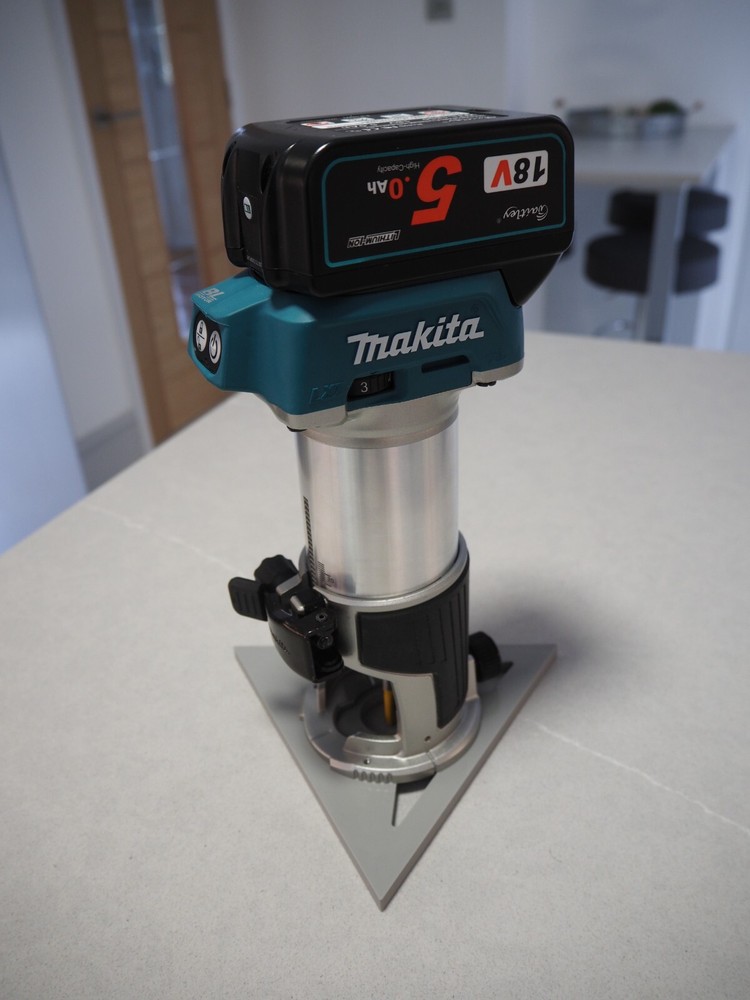 Makita DRT50 & RT0700C Compatible Triangular Trim Router Base – INC P&P