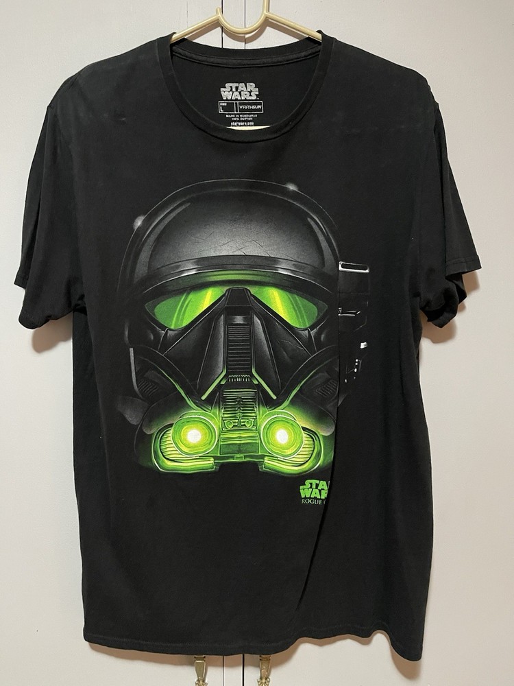 2016 Star Wars Rogue One Tshirt L. Used.