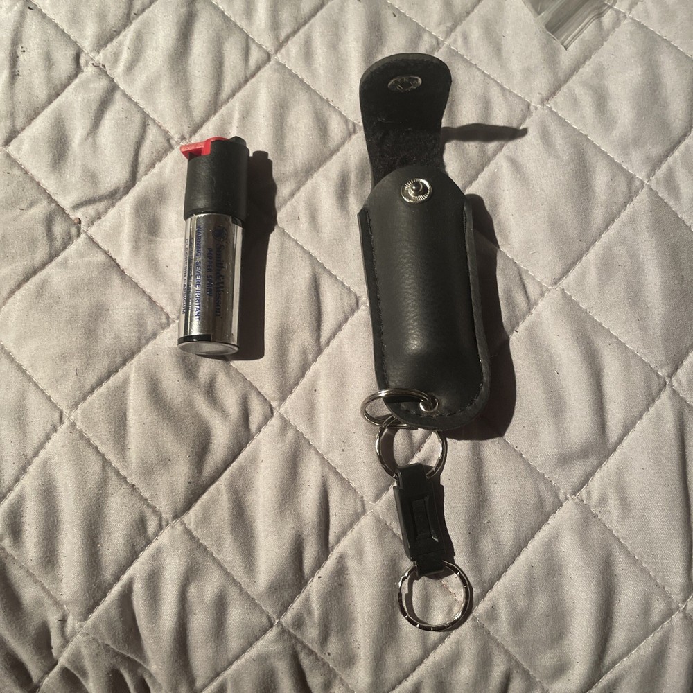 Smith & Wesson 3.62" Pepper Spray ORMD 0.5 oz Plus Key Chain Carrying Case.