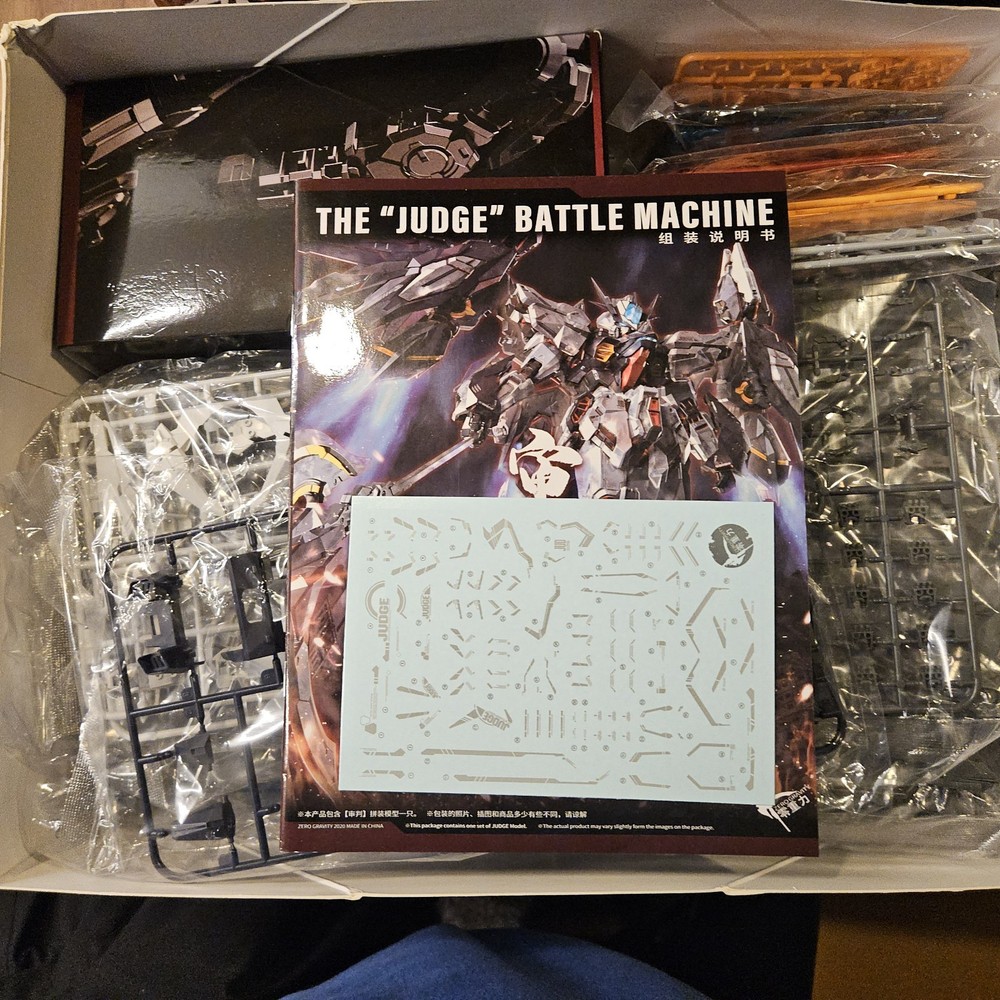 Zero Gravity Judge Mecha Model Kit – Open Box Sealed Bags