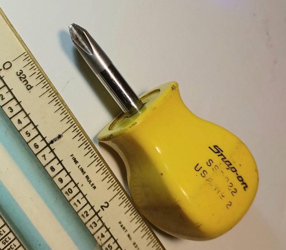 SNAP-ON STUBBY SSDP22 YELLOW HANDLE #2 PHILLIPS STUBBY SCREWDRIVER USED