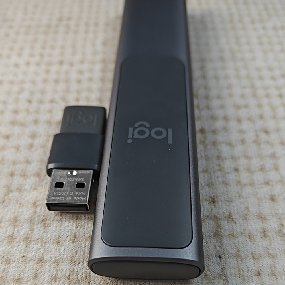 Logitech Spotlight Presentation Remote Advanced Digital Highlighting 95% new