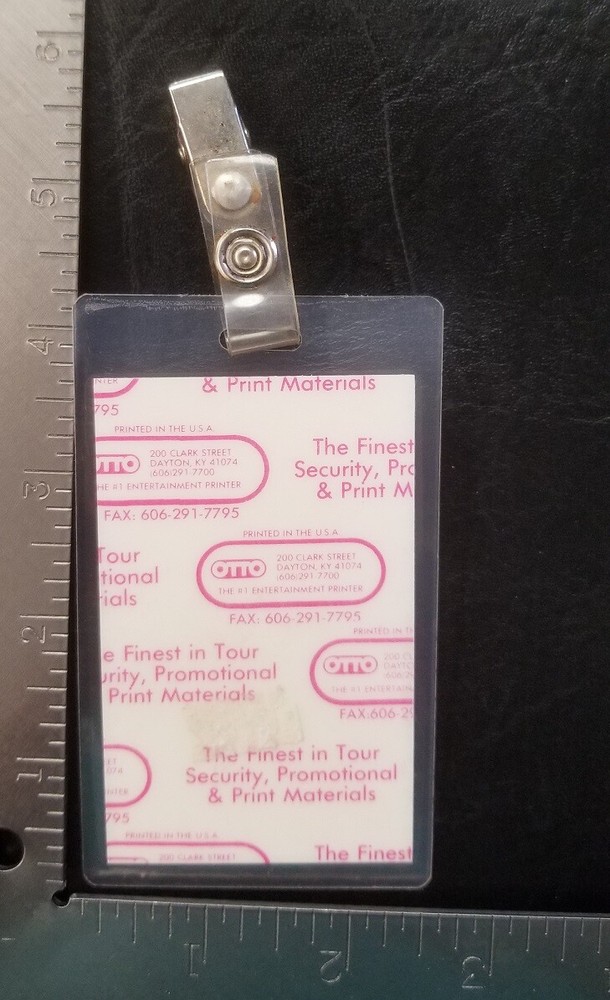 KISS / ERIC CARR - VINTAGE ORIGINAL CREW CONCERT TOUR LAMINATE BACKSTAGE PASS