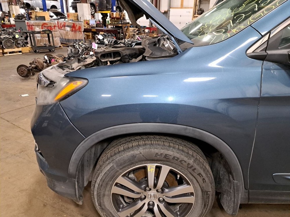 2016 Pilot Left Driver Side Fender Color: Blue B600m