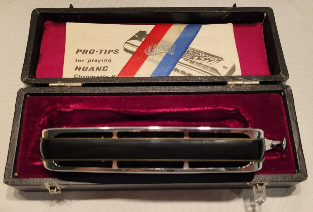 Huang Cadet 12 Harmonica w/Case and Pro-Tips Sheet