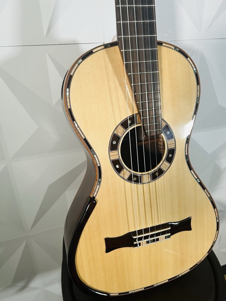 R Rodriguez Romantic Classical guitar