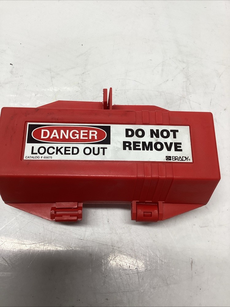 Brady 65675 Plug Lockout. U-699